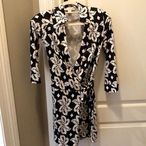 NWOT DVF Silk romper size 6
